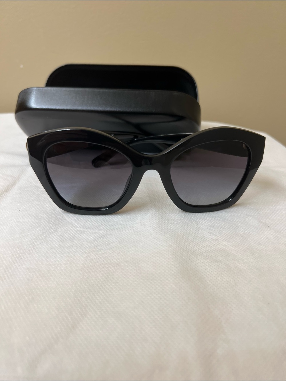 Coach Cat-Eye Sunglasses w Receipt nwt - Picture 4 of 13